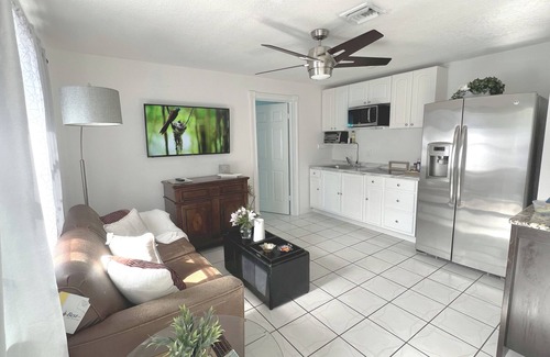 Lake Worth Corridor Apartment | Cozy 1. bedroom apartment in nice Greenacres with AC