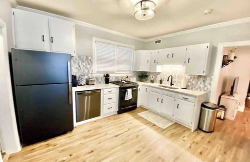 Historical Old New Castle Apartment | Cozy 1-bedroom apartment in nice New Castle with WiFi, AC