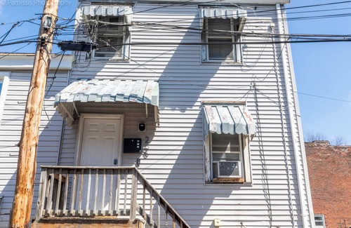 Lower Lawrenceville Apartment | Cozy 1-bedroom apartment in charming Pittsburgh with WiFi, AC