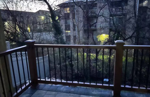 Washington Apartment | Cozy 1-bedroom apartment with AC, WiFi in enjoyable Washington