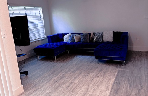 North Arlington Apartment | Cozy 1-bedroom apartment in Arlingtons Entertainment District
