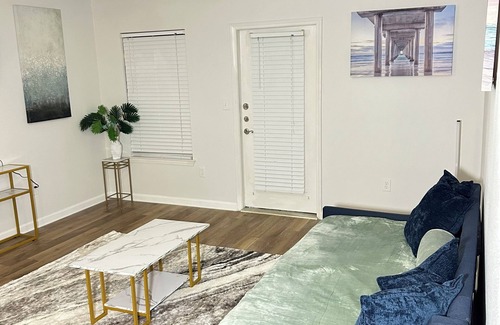 Charlotte Apartment | Cozy 1-bedroom apartment with WiFi and fitness room in charming Charlotte
