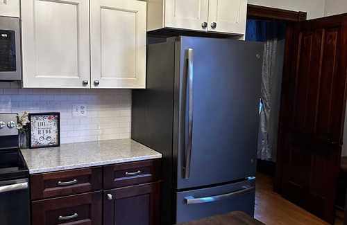 Marquette Apartment | Cozy 1-bedroom apartment with WiFi, AC in adorable Marquette