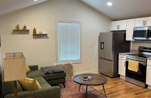Eastwood Apartment | Cozy 1-bedroom apartment in East Nashville