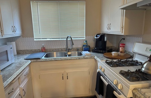 Kensington Apartment | Cozy 1-bedroom apartment in the Kensington neighborhood of San Diego with WiFi