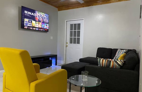 Greening Glade Apartment | Cozy 1-bedroom apartment in nice Freeport with AC, WiFi