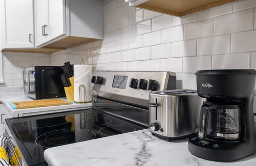 Anderson Apartment | Cozy 1-bedroom apartment in charming Anderson with AC, WiFi and mins to AU🏠