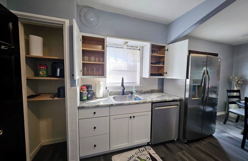 St. Louis Apartment | Cozy 1-bedroom apartment in lovely St. Louis with WiFi, AC