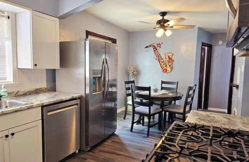 St. Louis Apartment | Cozy 1-bedroom apartment in lovely St. Louis with WiFi, AC