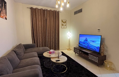 Al Sharq Apartment | Cozy 1-bedroom apartment in lovely Sharjah with WiFi, AC