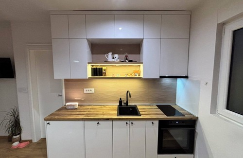 Zemun Apartment | Cozy 1-bedroom apartment in charming Beograd with WiFi, AC