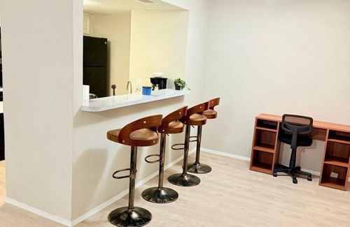 Addison Apartment | Cozy 1-bedroom apartment near tollway and hospital