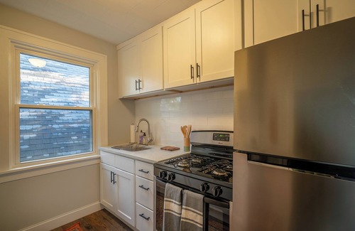 Downtown Buffalo Apartment | Cozy 1-bedroom apartment in the lovely Elmwood Village