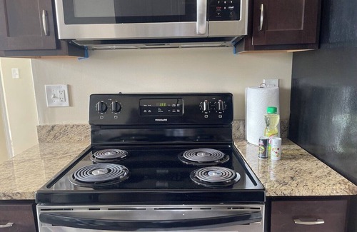Downtown Detroit Apartment | Cozy 1-bedroom apartment in pleasant Detroit with AC