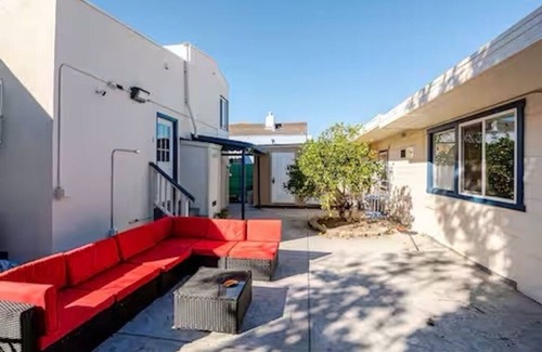 Oakland Apartment | Cozy 1-bedroom apartment in charming Oakland with WiFi