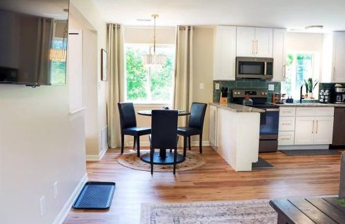 Roseville Apartment | Cozy 1-Bedroom Apartment in Quiet Neighborhood