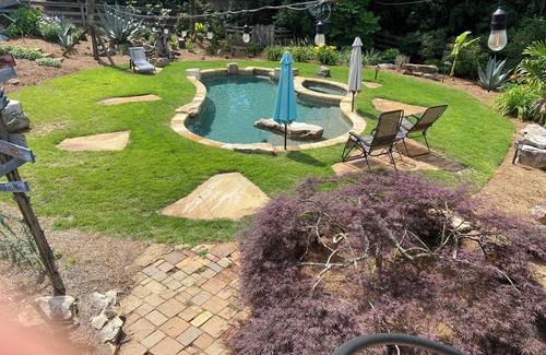 Roswell Apartment | Cozy 1-bedroom apartment in charming Roswell with pool