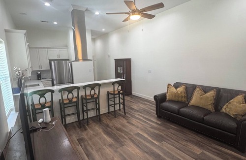 Wharton Apartment | Cozy 1-bedroom apartment with WiFi, AC in welcoming Wharton