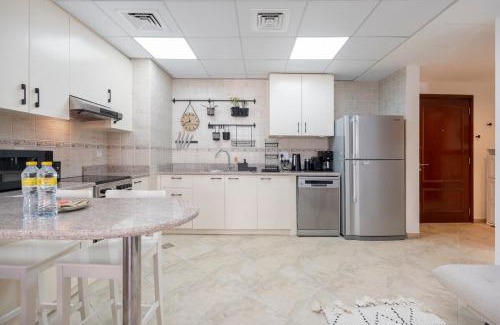 Motor City Apartment | Cozy 1-Bedroom Apartment for 5 in Motor City!