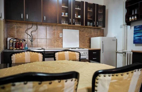 Centar Apartment | Cozy 1-bedroom apartment in superb Skopje with AC, WiFi