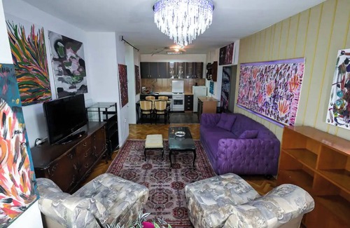 Centar Apartment | Cozy 1-bedroom apartment in superb Skopje with AC, WiFi