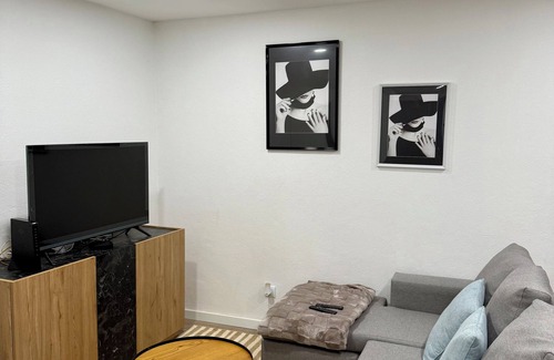 Guarda Apartment | Cozy 1-bedroom apartment with AC, WiFi in welcoming Guarda
