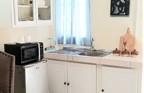 Arima Apartment | Cozy 1-bedroom apartment with WiFi, AC and mins to Airport
