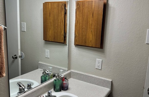 Dallas Apartment | Cozy 1-bedroom apartment in lovely Dallas with AC, WiFi and family friendly.