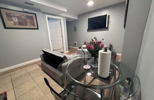 Newark Apartment | Cozy 1-bedroom apartment in enjoyable Newark with WiFi,