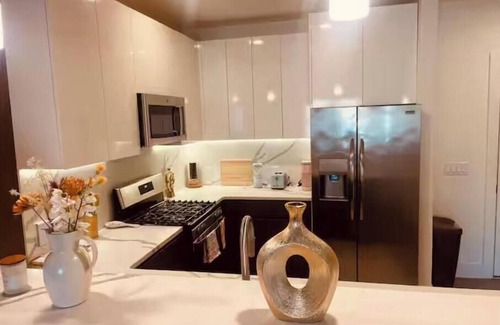 Downtown Newark Apartment | Cozy 1-bedroom apartment in the heart of Downtown, 3 minutes from Prudential