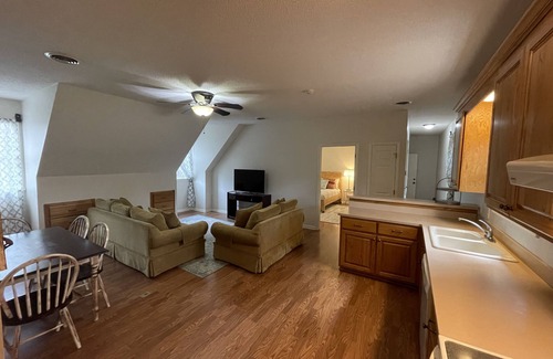 Oxford Apartment | Cozy, 1-bedroom apartment, 11 miles to campus