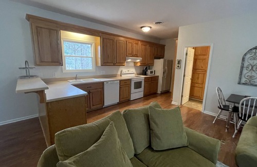 Oxford Apartment | Cozy, 1-bedroom apartment, 11 miles to campus