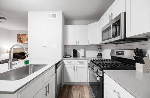 Highland Apartment | Cozy 1 Bedroom Apt in Highland Austin 1332