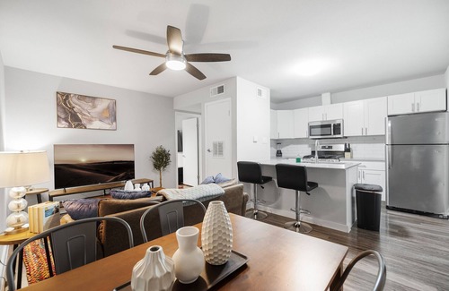 Highland Apartment | Cozy 1 Bedroom Apt in Highland Austin 1332
