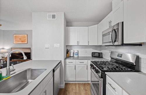 Highland Apartment | Cozy 1 Bedroom Apt in Highland Austin 5242