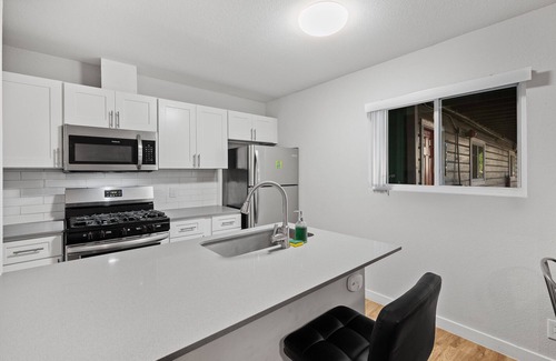 Highland Apartment | Cozy 1 Bedroom Apt in Highland Austin 5242