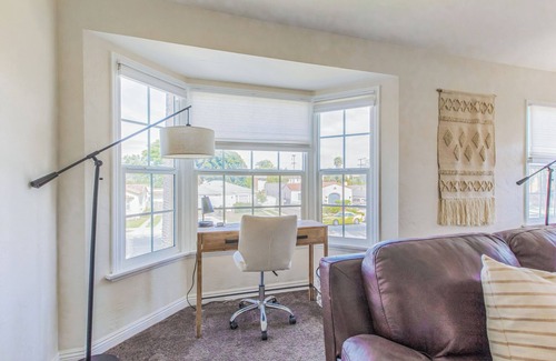 Wrigley Apartment | Cozy 1 Bedroom Apt with WFH Set Up
