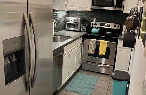 Racquet Club West Condo | Cozy 1-bedroom Art Condo in Palm Springs - 1 month minimum