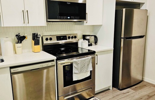 Southeast Calgary Apartment | Cozy 1 Bedroom Basement Apt in SE Calgary