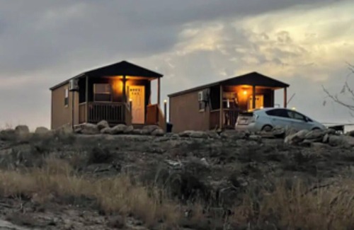 Millersview Cabin | Cozy 1-bedroom cabin on the lake