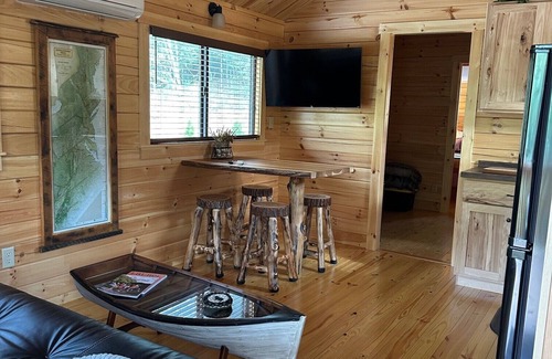 Hiawassee Cabin | Cozy 1 bedroom cabin in charming Hiawassee with WiFi, AC & HeatnAdults only.