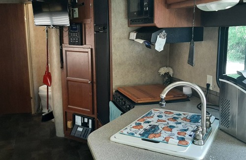 High Springs House | Cozy 1-bedroom camper in nice High Springs with AC