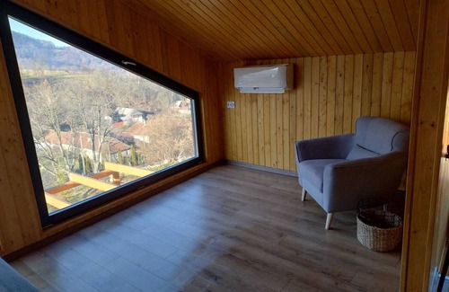 Suncuius Ski Chalet | Cozy 1-bedroom chalet with WiFi, AC in charming Șuncuiuș