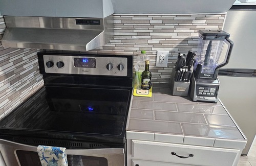 Atlantic City Condo | Cozy 1-bedroom condo - 1 block from the beach and AC boardwalk, next to Stockton