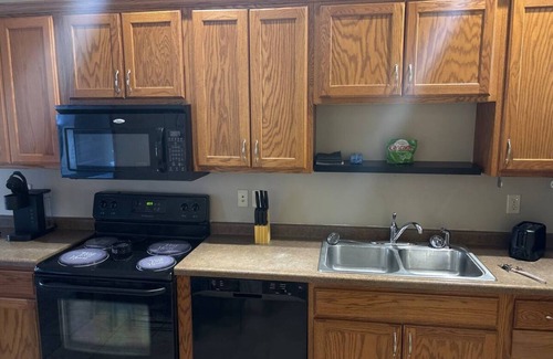 Stevens Point Condo | Cozy 1-bedroom condo with AC, WiFi in delightful Stevens Point Noise Potential
