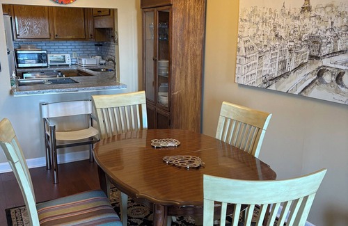 Winston - Salem Condo | Cozy 1-bedroom condo in Downtown Winston-Salem, free parking!