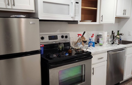 Narragansett Condo | Cozy 1-bedroom condo in the heart of charming Narragansett with WiFi