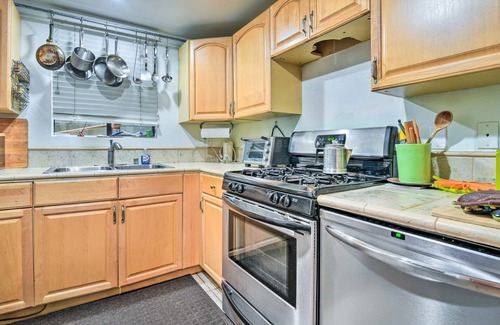Sunset Park Condo | Cozy 1-bedroom condo with WiFi, AC in superb Santa Monica