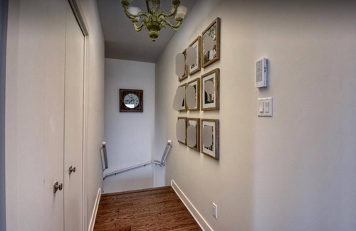 Boisbriand Apartment | Cozy 1-Bedroom Condo for Rent - Perfect VRBO Getaway! with parking!