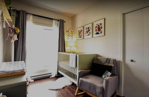 Boisbriand Apartment | Cozy 1-Bedroom Condo for Rent - Perfect VRBO Getaway! with parking!